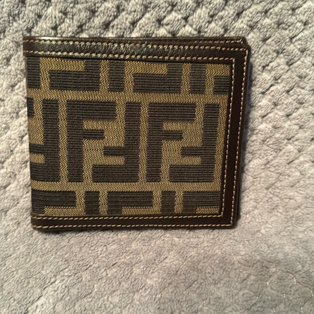 Fendi Men’s Zucca Logo Wallet w/ Box & Dust Bag